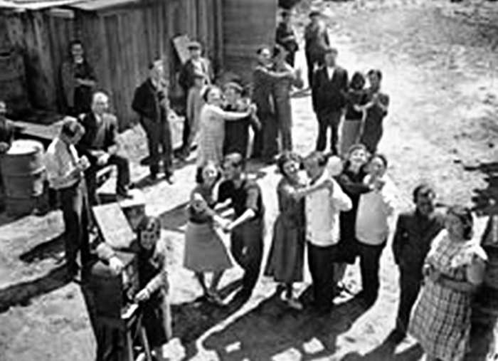 Baile en un barrio popular de Buenos Aires. 1935